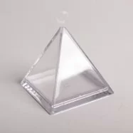 3 boîtes à dragées transparent en forme de pyramide