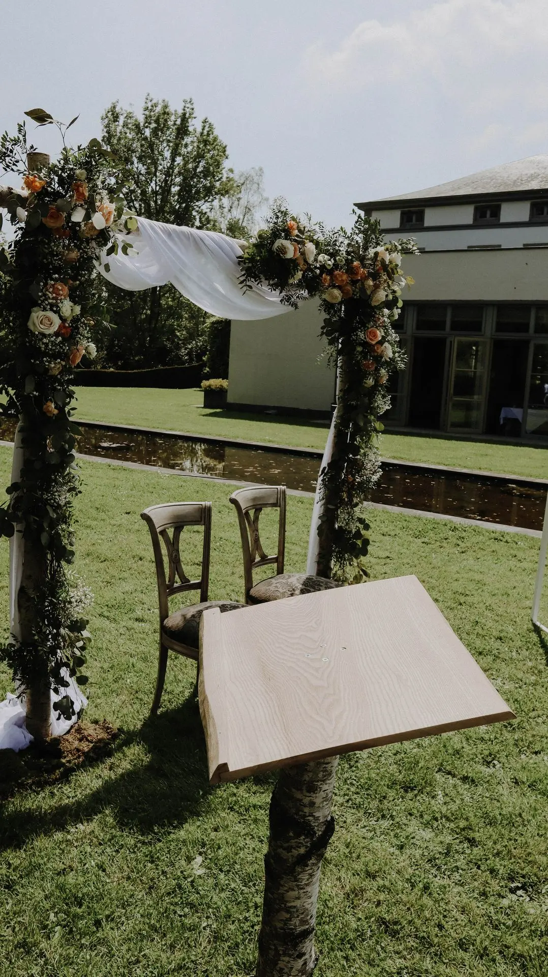 Arche fleurie en bouleau