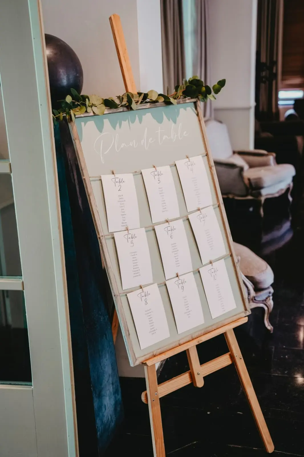 Plan de table avec cadre en bois