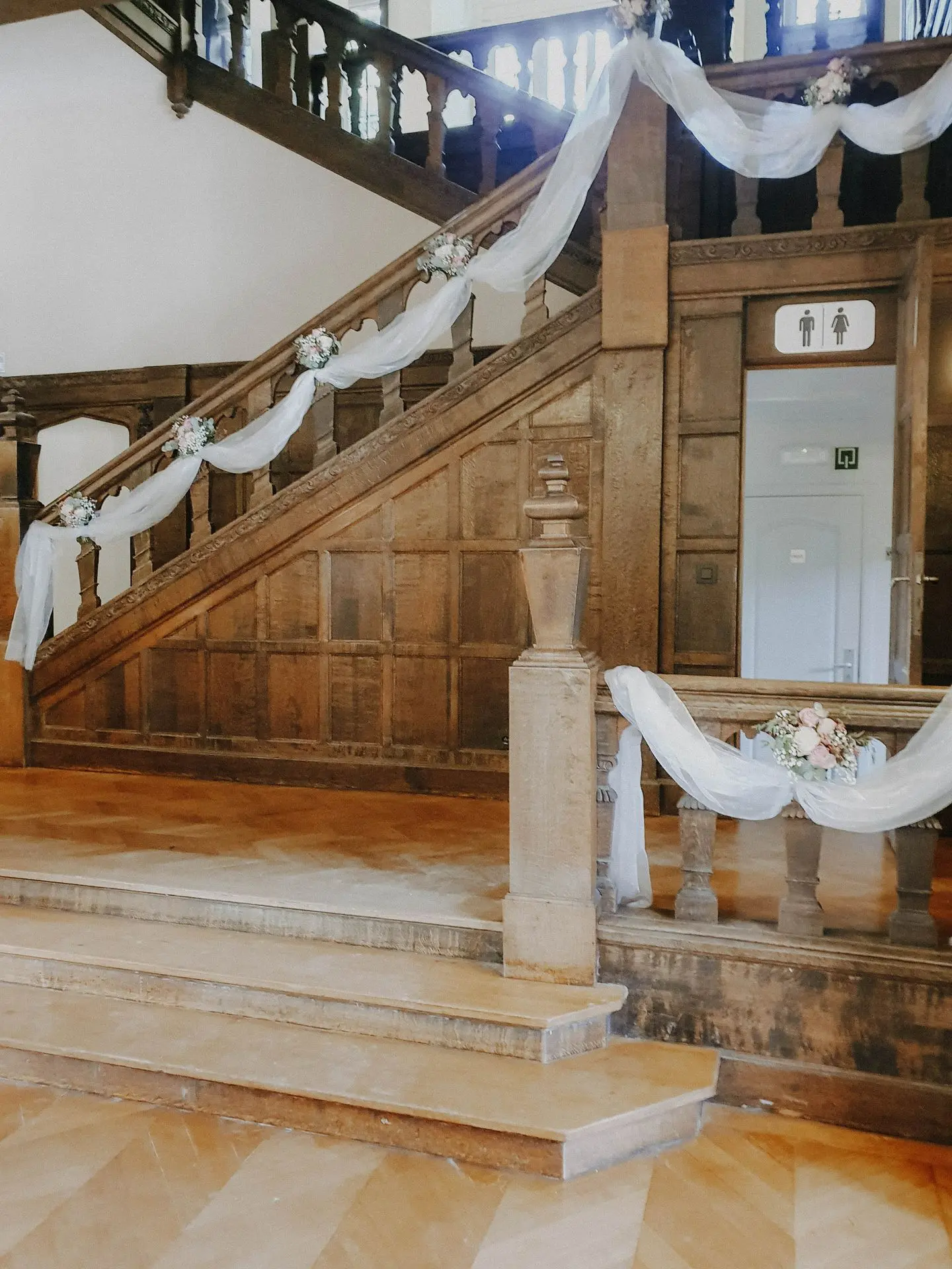 Décoration escalier mariage