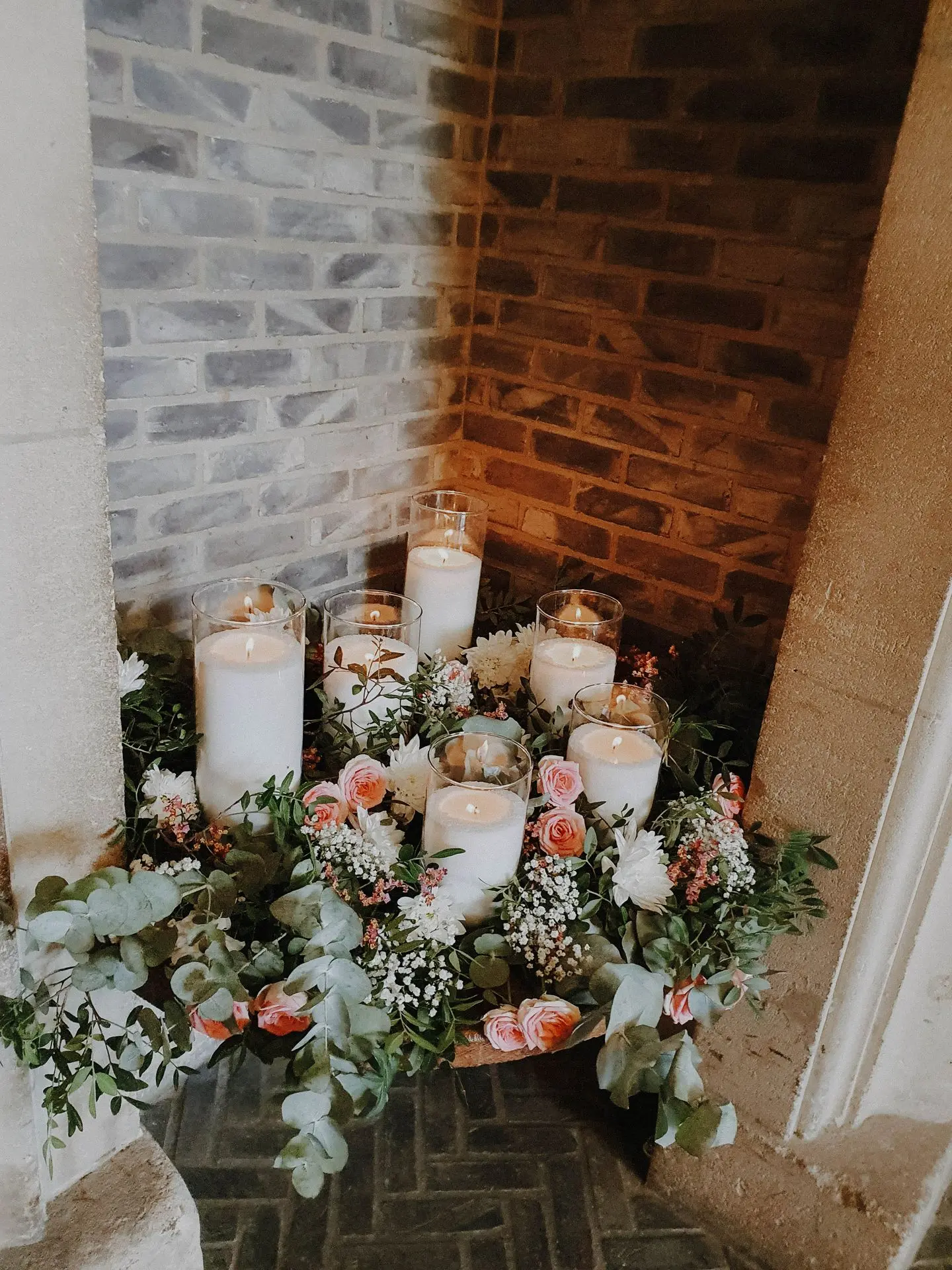 Vase cylindre bougie et fleurs