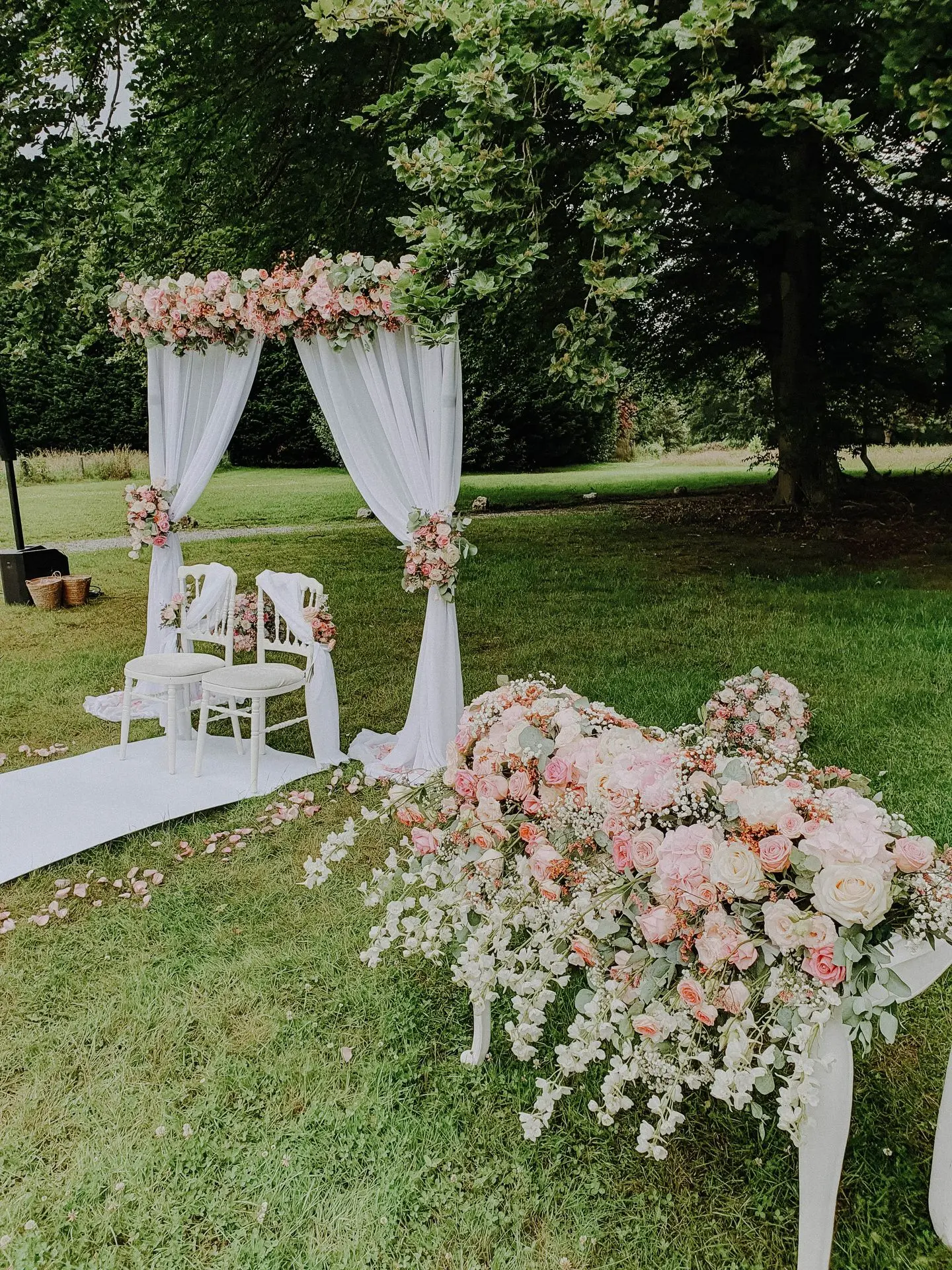 Arche en rose fleurie