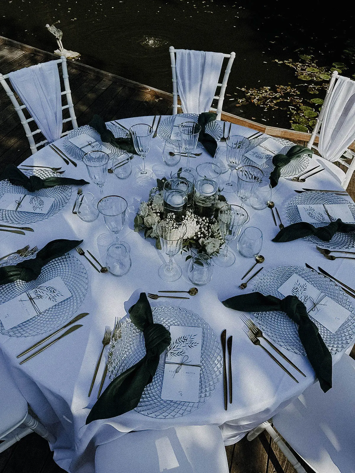 Vase cylindre avec bougie flottante