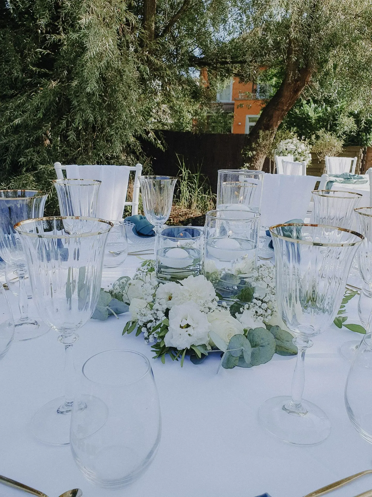 Fleurs en blanc et vert