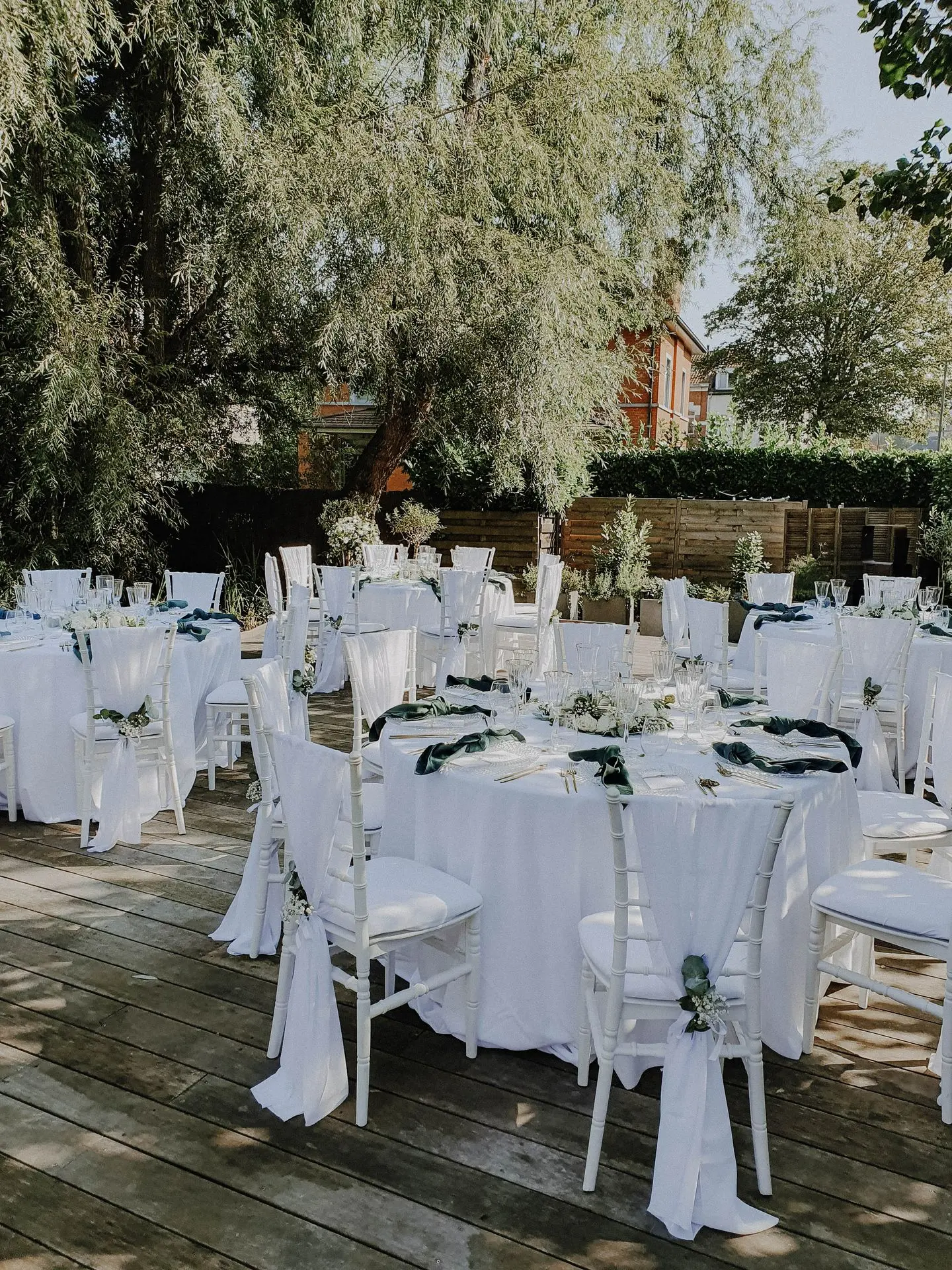 Table mariage en blanc et vert