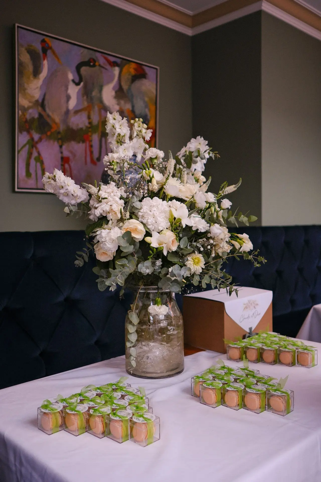 Vase fleurie blanc et vert