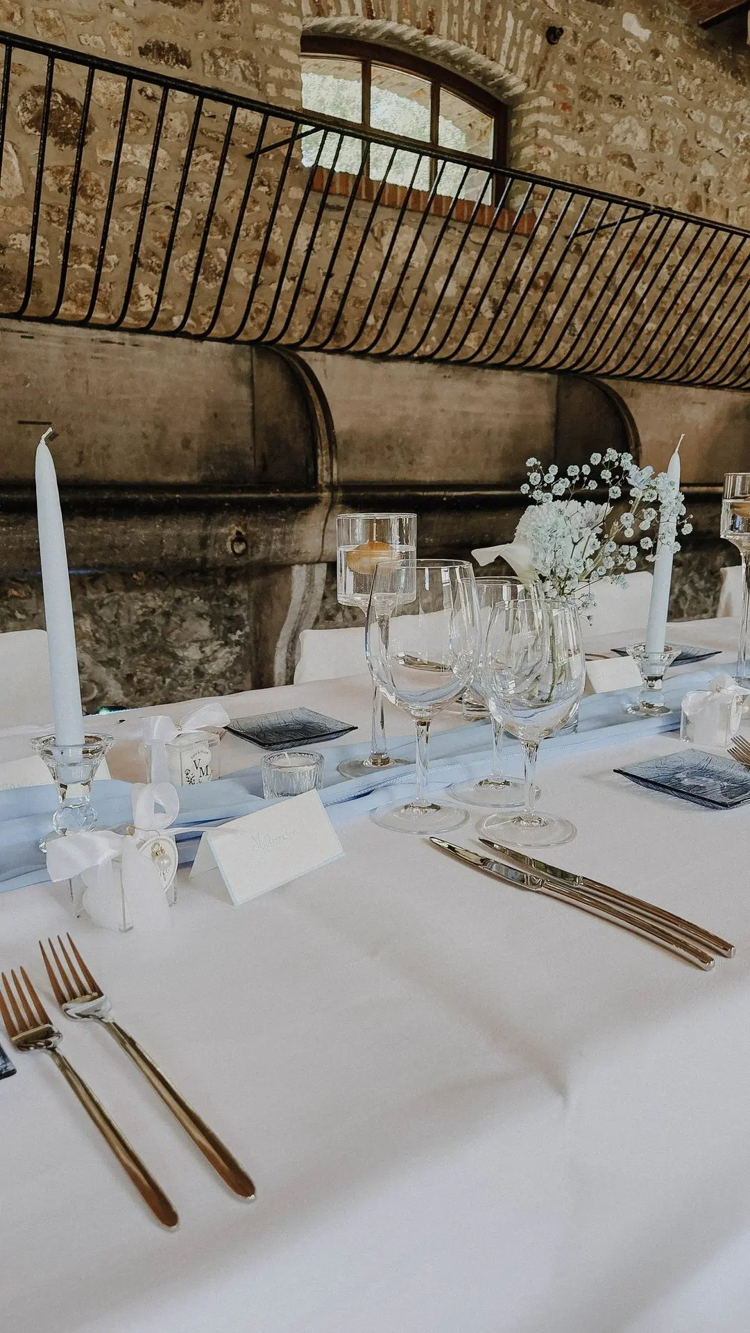 Table avec bougie chandelle bleu ciel
