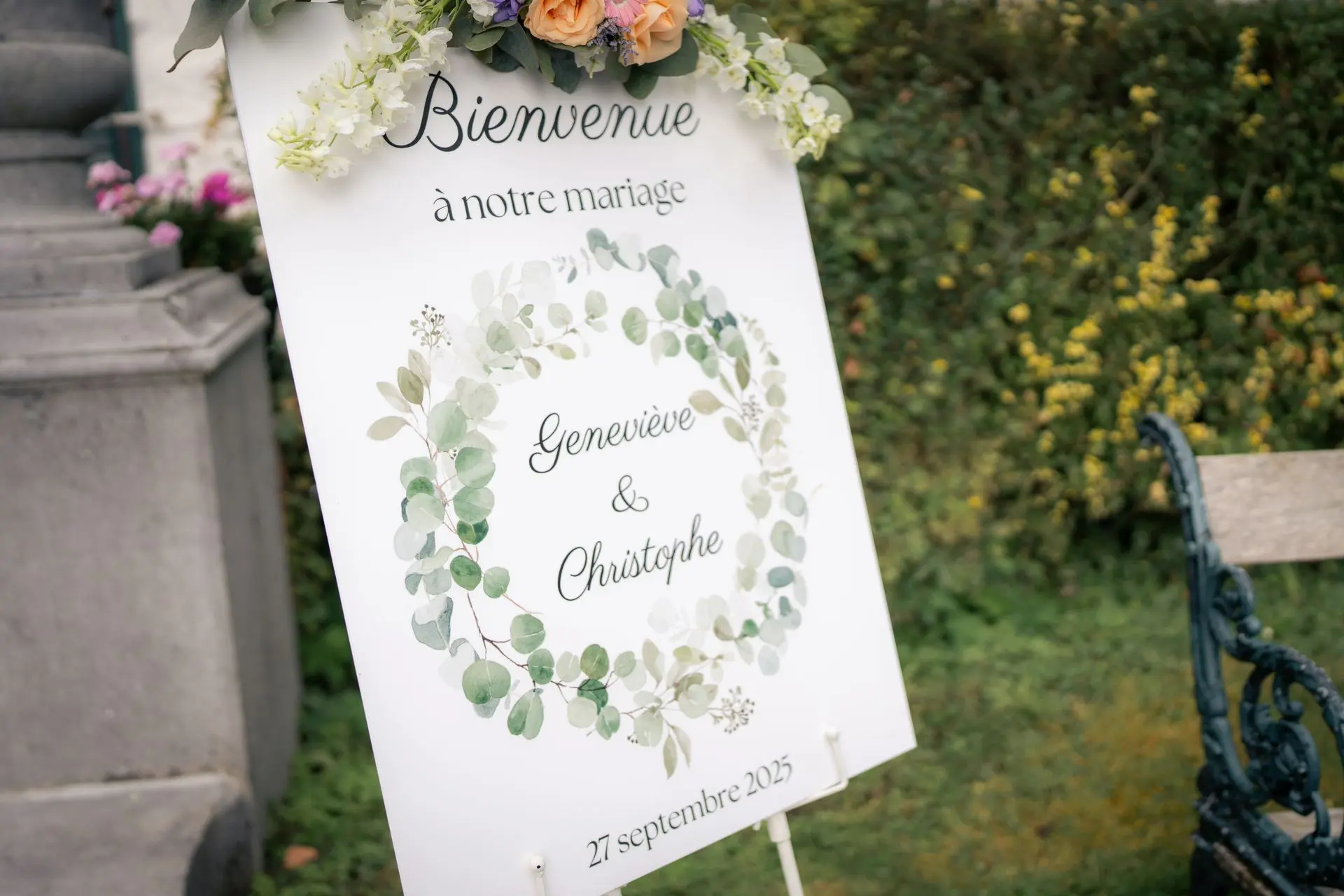 Panneau de bienvenue avec couronne eucalyptus