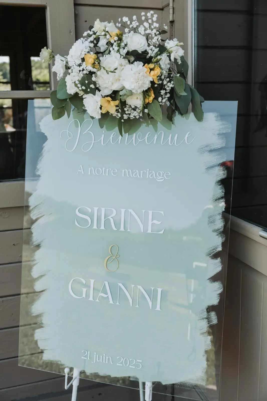 Panneau de bienvenue en plexi avec peinture vert sauge