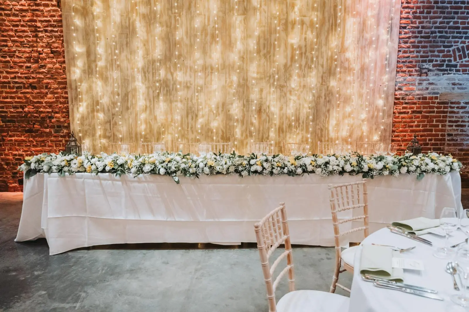 Longue table d'honneur