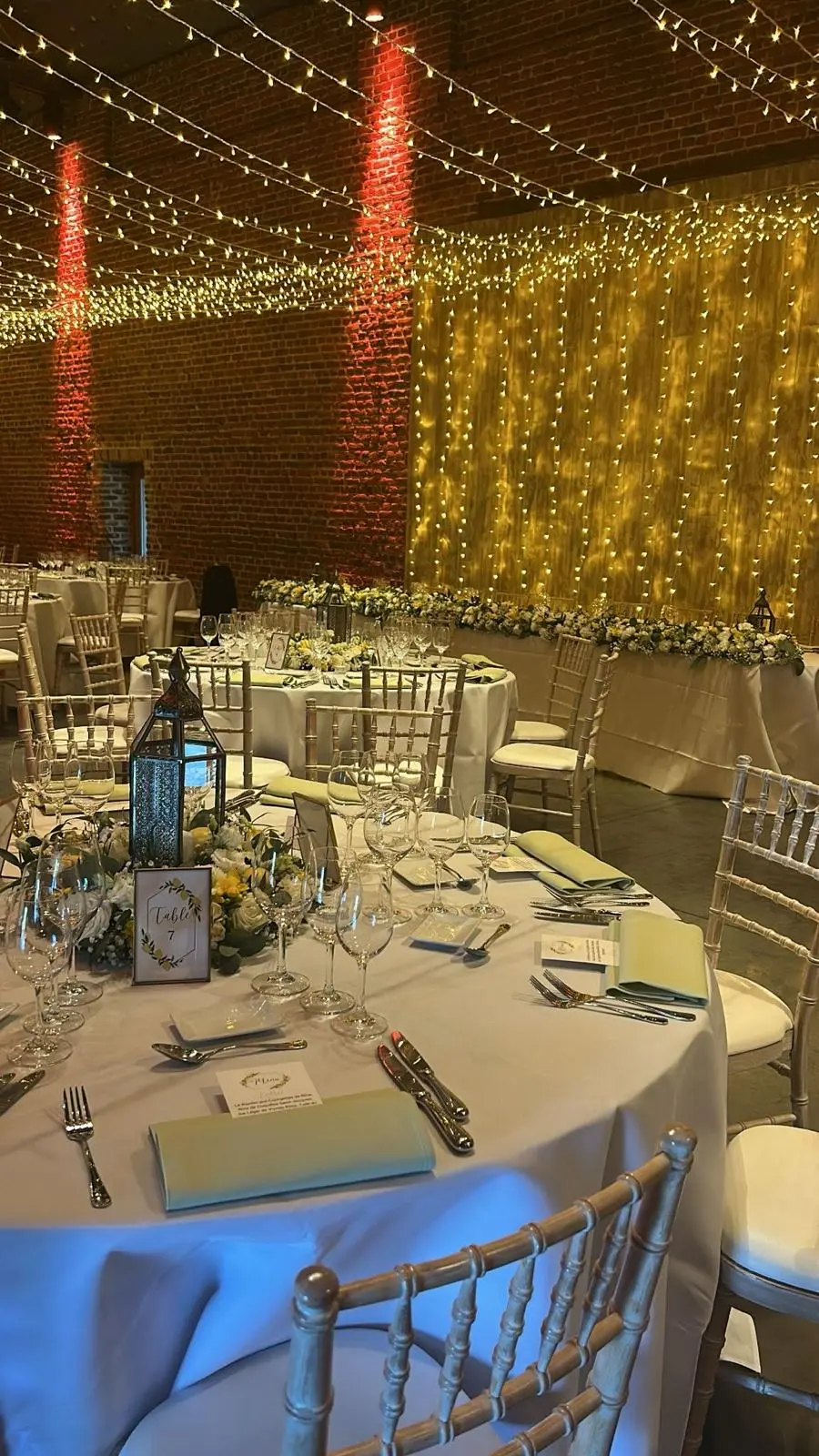 Salle mariage avec ciel lumineux