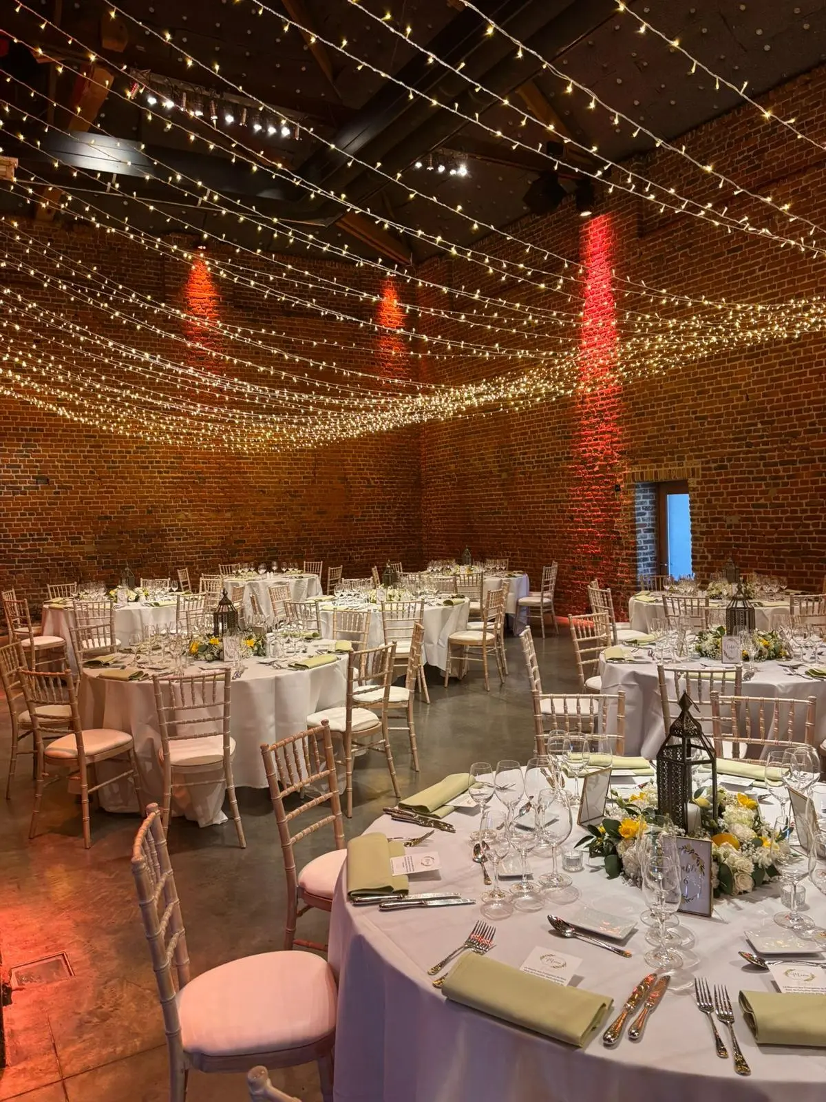 Deco table en vert, jaune et blanc