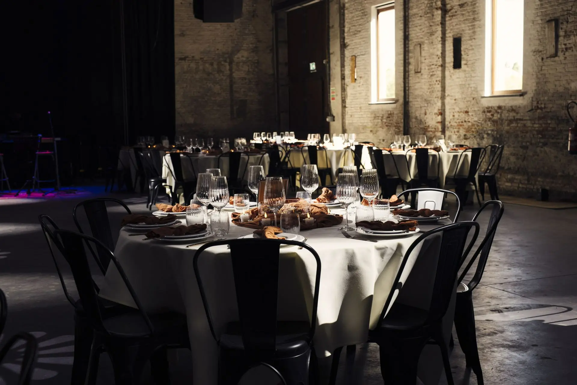 Salle mariage industriel terracotta