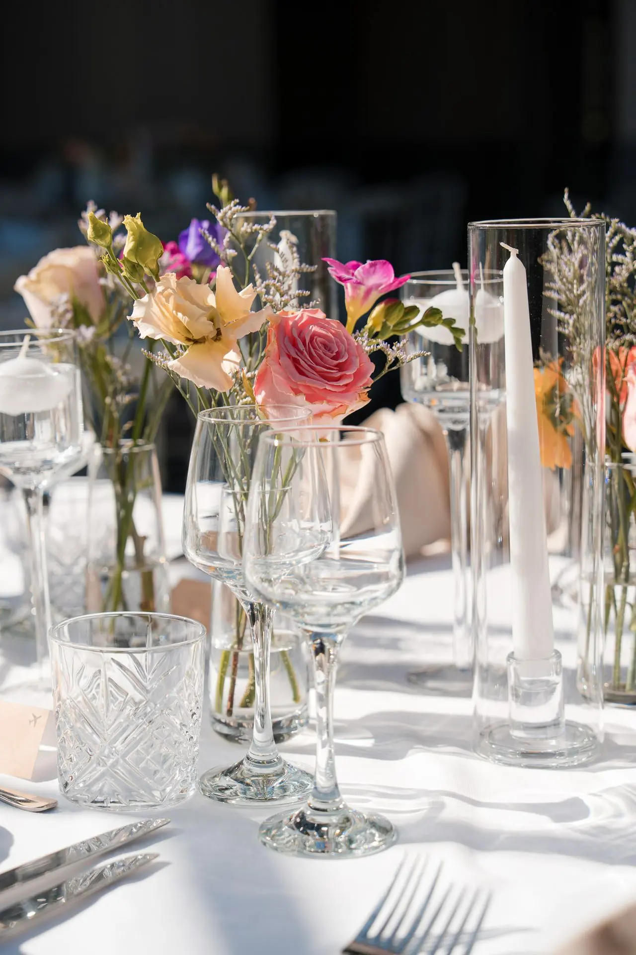 Soliflore fleurie et bougie