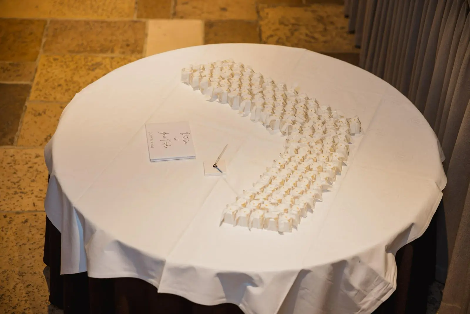 Livre d'or blanc et argent personnalisé