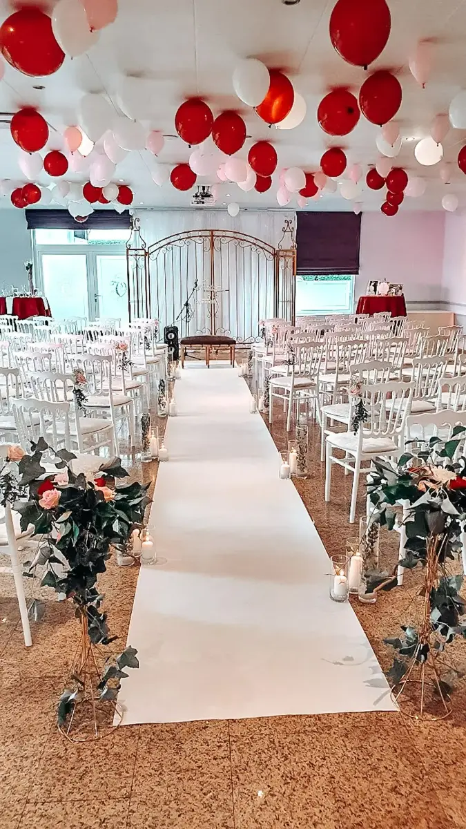 Allée cérémonie mariage – Petit Versailles, mariage de Manon et Thibault