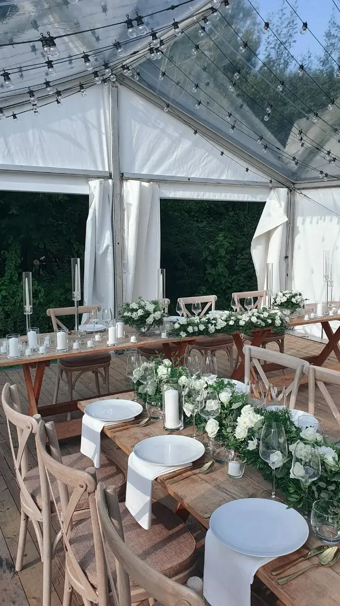 Serviette sous l'assiette – mariage de Reyana et Jonnick