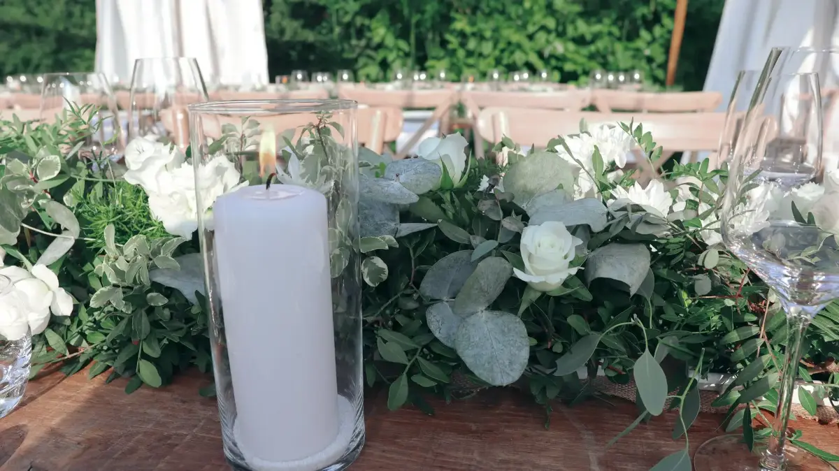 Vase cylindre et bougie – mariage de Reyana et Jonnick