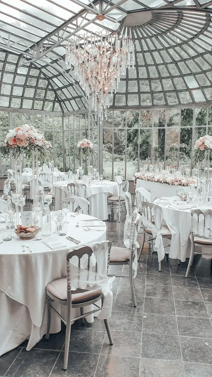 Stèle fleurie – Château de Ruisbroek, mariage de Meryam et Lorenzo