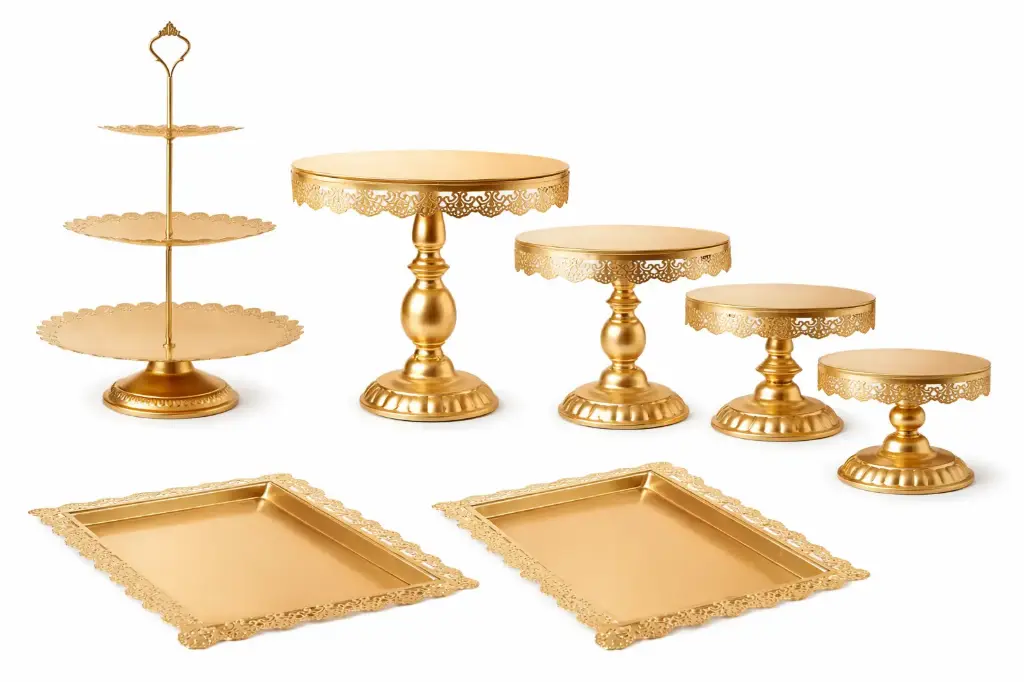 Présentoirs et plateaux décoratifs dorés