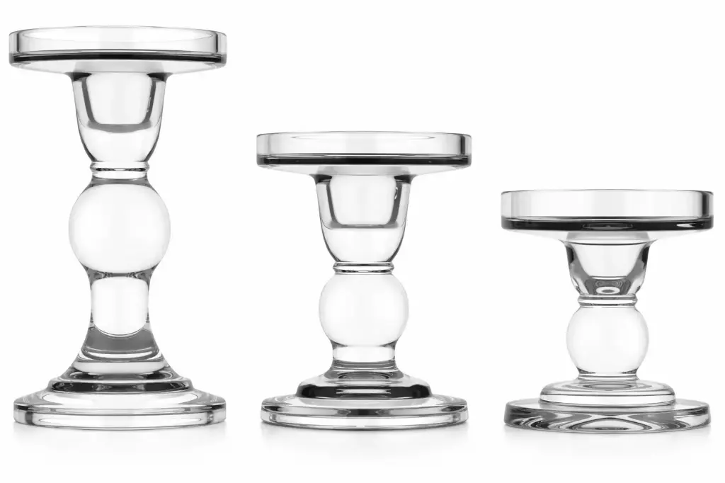 3 bougeoirs sur pied