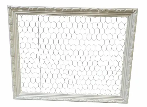 [LOC-2022-001] Cadre blanc et grillage 