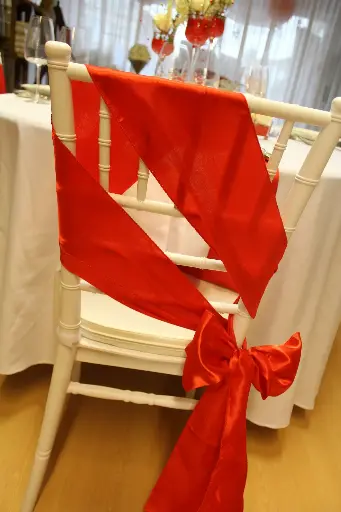 [LOC-2014-002-rouge] Ruban nœud de chaise rouge