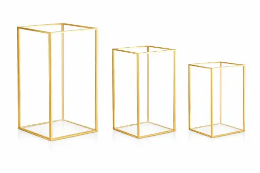 [LOC-2026-014] Trio de bougeoirs géométriques dorés